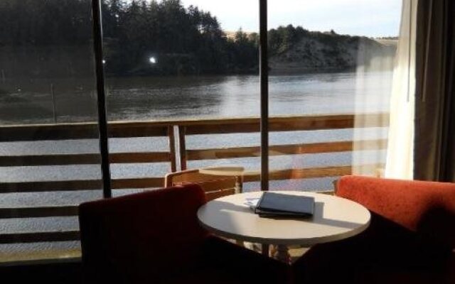 River House Inn, a Baymont by Wyndham