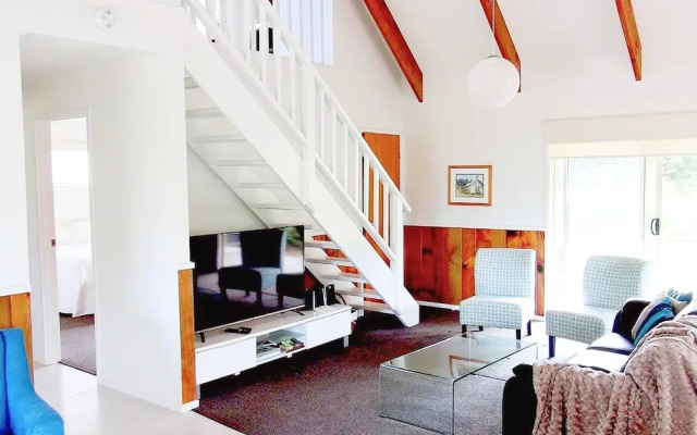 Pitcairn House