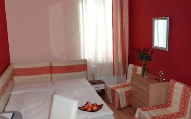 Hotel Plauter Kúria