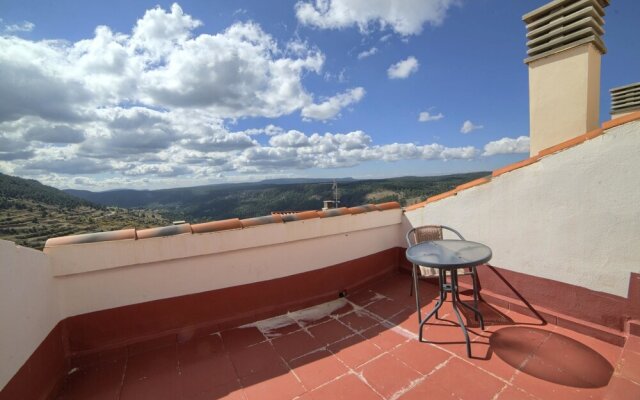 Apartment With 2 Bedrooms in Gúdar, With Wonderful Mountain View, Balc