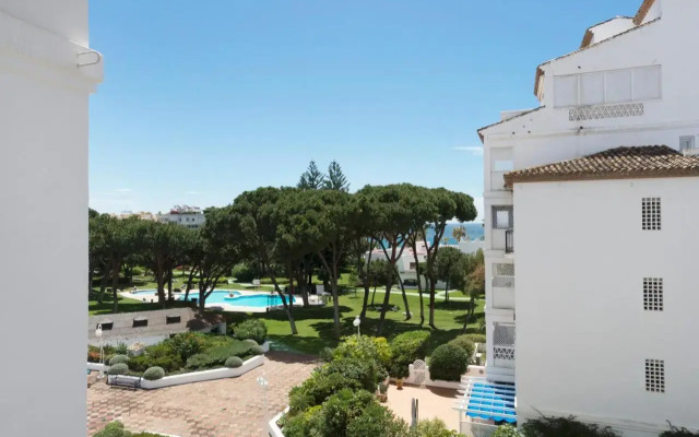 Playas Del Duque Apartment