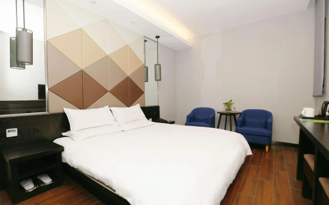 Luckyland Trade Building Hotel