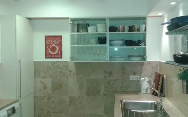 Vaulted Ceiling Apartment in Principe Real