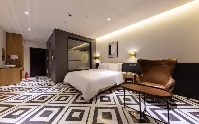 Cheongju J Hotel