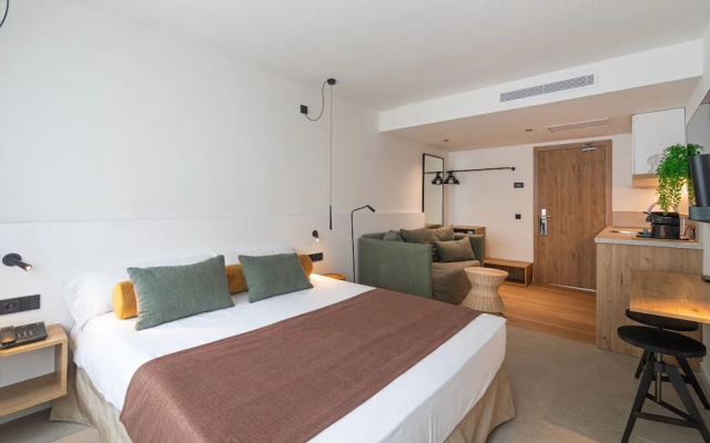 Cabot Las Velas Apartments