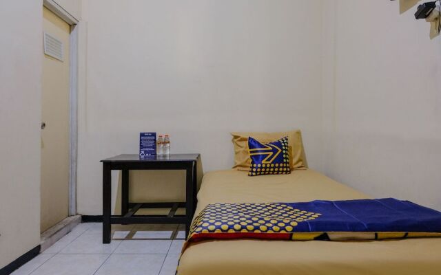 SPOT ON 1710 Sawojajar Inn