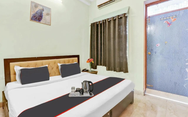Collection O 70329 The Dev Hotel