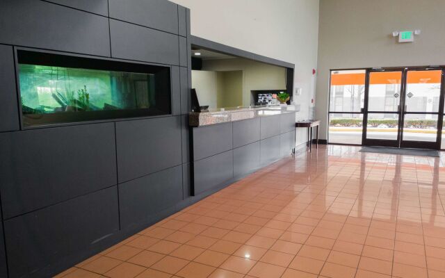 Red Roof Inn & Suites Lexington - Hamburg