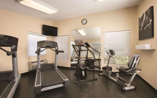 Country Inn & Suites by Radisson, Atlanta Airport North, GA