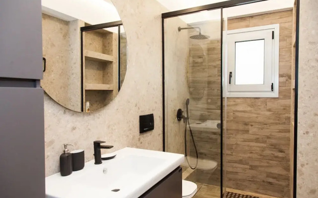 Cozy and spacious apartment in Zografou