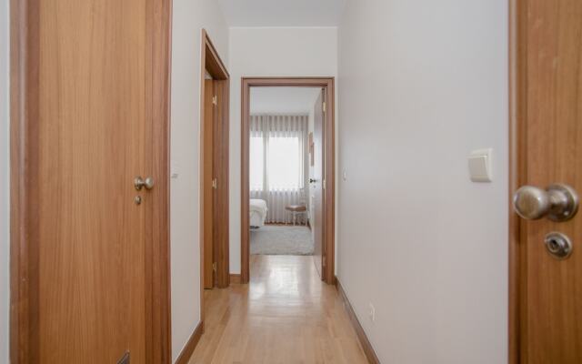 Liiiving in Matosinhos- Seaside Delight Apartment