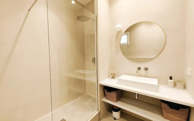 Apartamento de Lujo de Tres Habitaciones