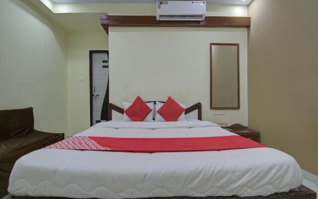 OYO 9658 Hotel Madhuram