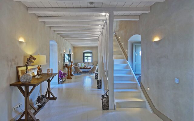 Hydra Moon Villa