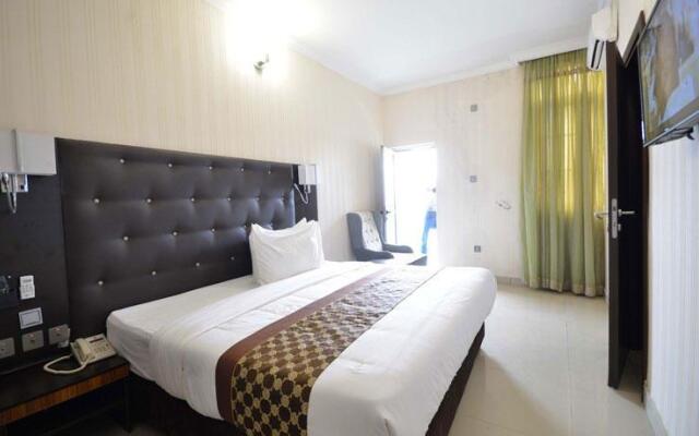 Lakeem Suites - Agboyin Surulere