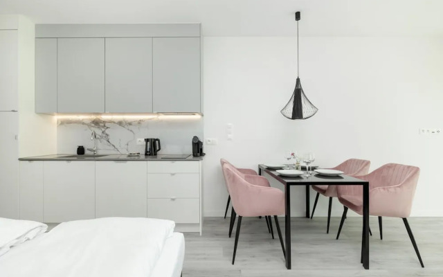 Studio With Swimming Pool by Renters