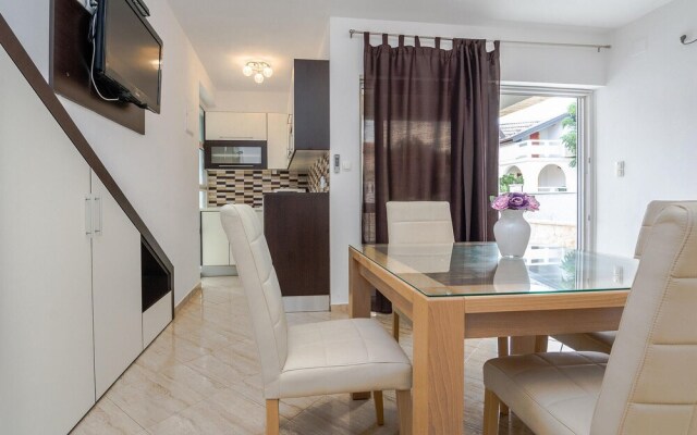 Awesome Home in Vir With 4 Bedrooms and Wifi