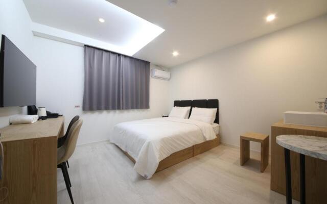 Sloth Hotel Busan Seomyeon