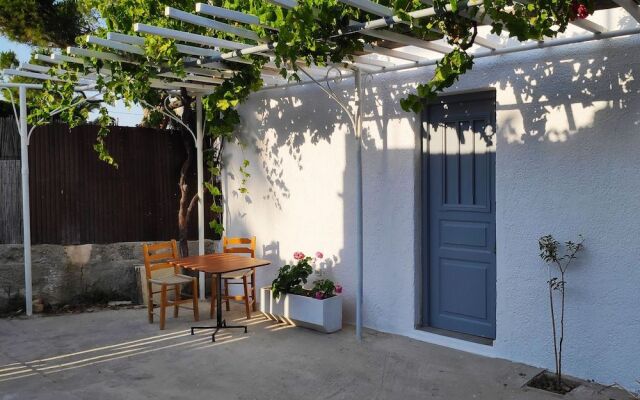 Grey Rooms Naxos