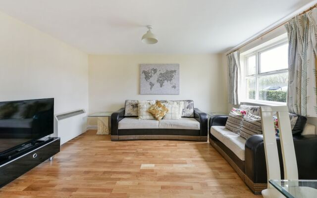 Haldane Lodge 2-Bedroom Flat