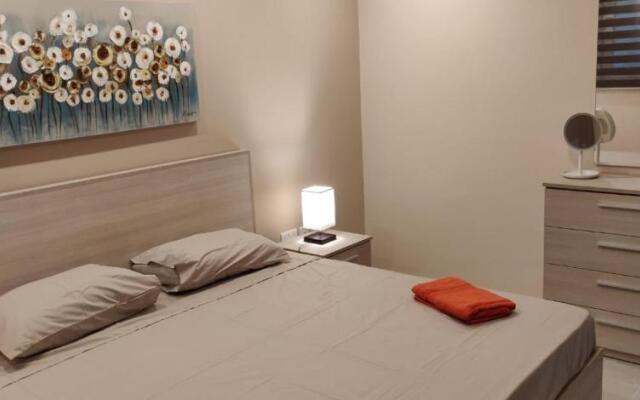 Wileg 4B Luxury Two Bedroom Apartment with Shared Swimming Pool.