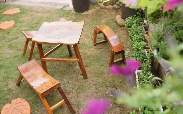 De Roses Ha Long Homestay Hostel