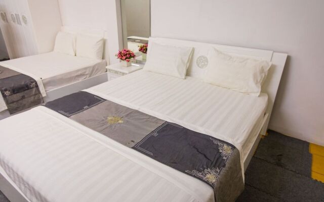 Hong Gia Tue Hotel