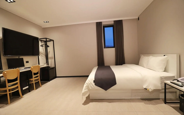 Dongducheon Hotel The Gray