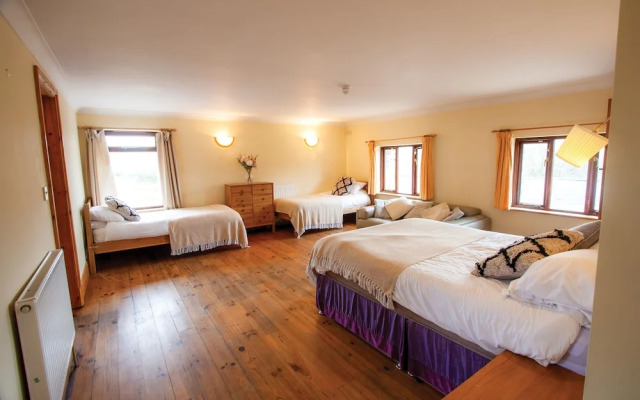 The Lake House Retreat - 7 Bedroom