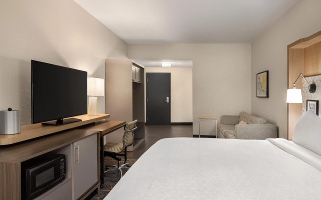 Holiday Inn Cheshire - Southington by IHG