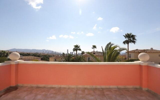 Luxury Villa Located In The Exclusive Area Of Finestra