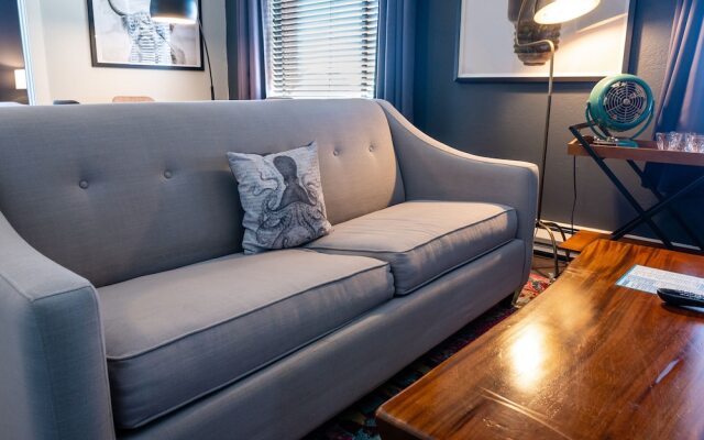 Kasa The Oxford Seattle