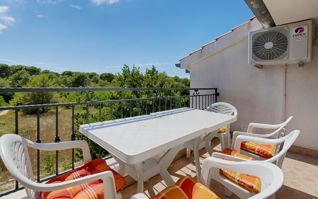 Apartments and Rooms Hegic