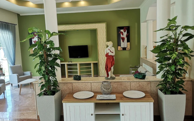 Louis Luxury Villa