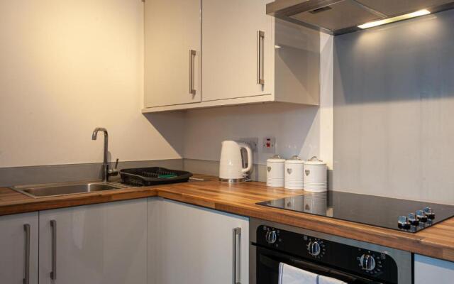 Stylish 1 bed Apt - Fallowfield - Free parking