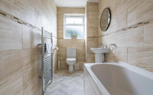 Charming 3-bed House in Newcastle Upon Tyne
