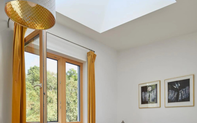 Spacious Loft in Žižkov by Prague Days