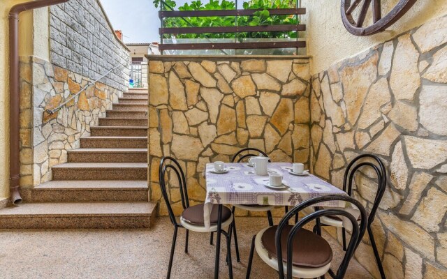 Nice Apartment in Rovinj With 2 Bedrooms and Wifi