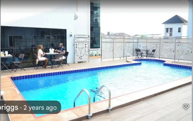Sterling lakeview Apartments Hotel and Suites