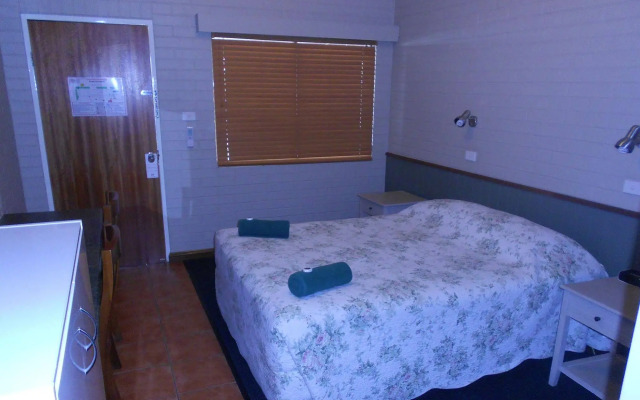 Barcaldine Country Motor Inn