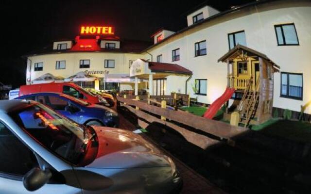 Hotel Pod Borem