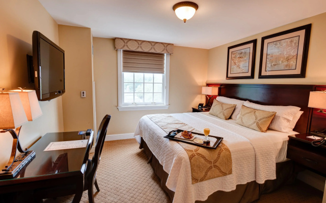 Nassau Inn