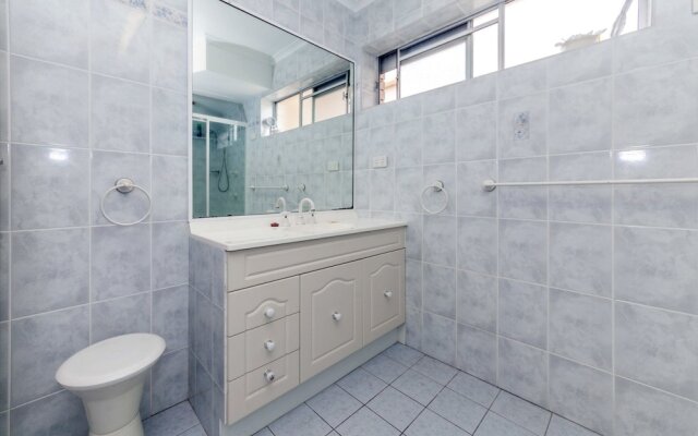 Laman Lodge, Unit 3, 15 Laman Street,