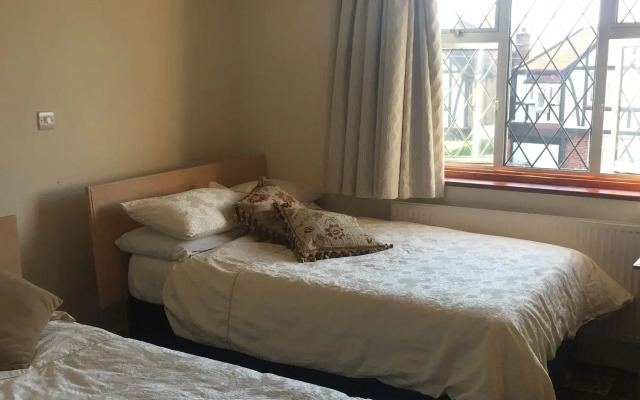 Edgware Bed and Breakfast