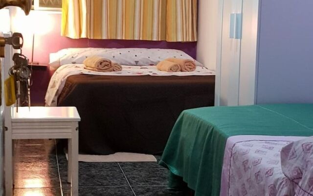 Low Cost Rooms Las Llaves 4