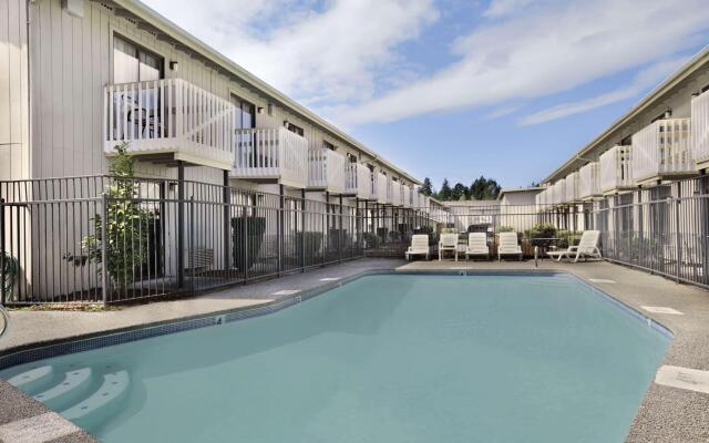 South Tacoma Suites