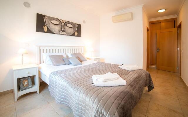 B05 - Luxury Central 2 bed with Spa by DreamAlgarve