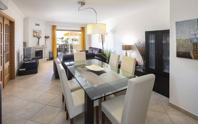 Beautiful 2-bed Apartment in Albufeira