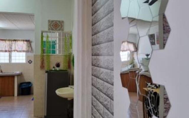 12-15 Pax Ssue Silibin Ipoh Guest House-Homestay