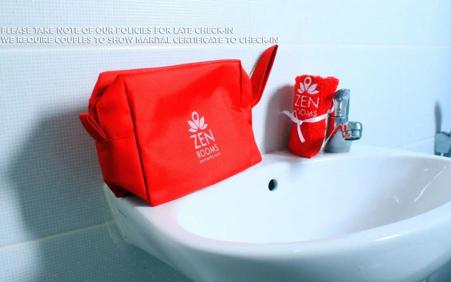 ZEN Rooms Puri Indah Syariah